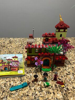 Lego Encanto Disney # 43202 The Madrigal House 2021 Retired W/Instruction Book